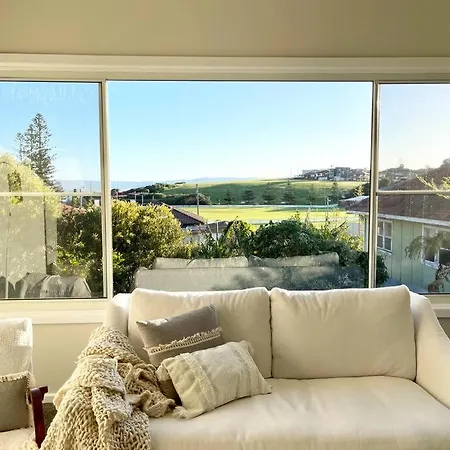 Beautiful 4-Bedroom Original Beach Cottage In Port Kembla Exterior photo