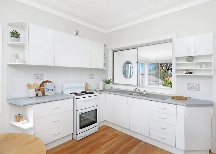 Beautiful 4-Bedroom Original Beach Cottage In Port Kembla