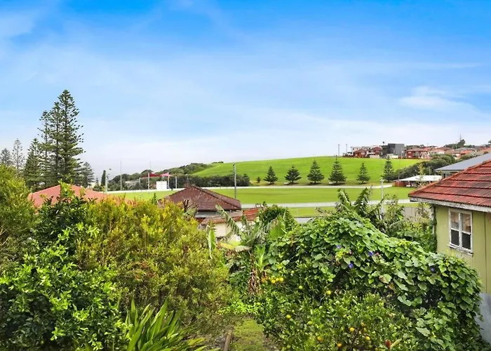 Beautiful 4-Bedroom Original Beach Cottage In Port Kembla